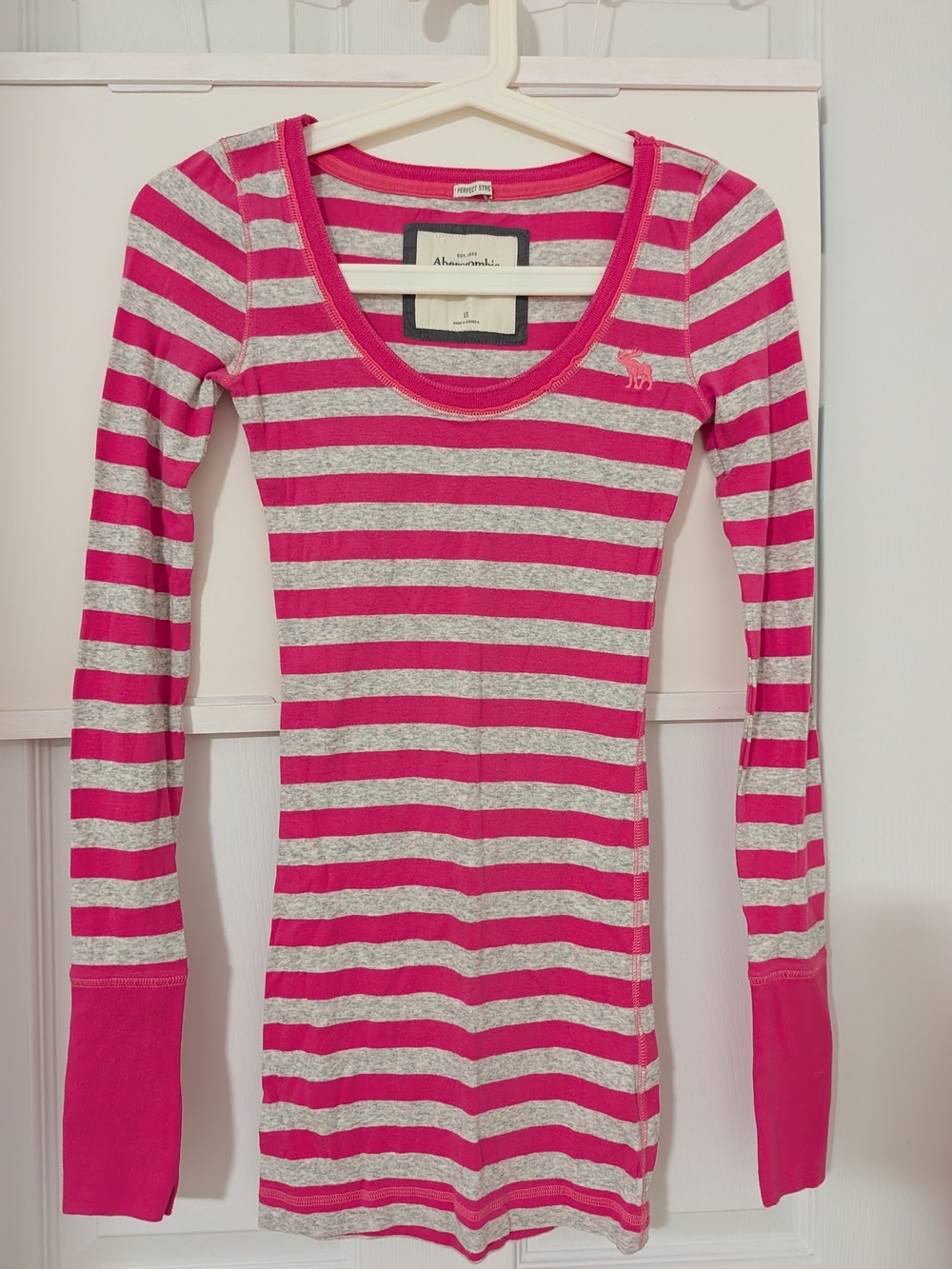 Abercrombie & Fitch Women’s Pink & Gray Striped Long-Sleeve Scoop Neck Shirt